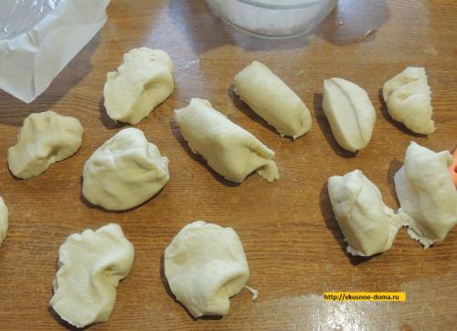 Вкусные, сдобные пирожки с мясом на основе дрожжевого теста