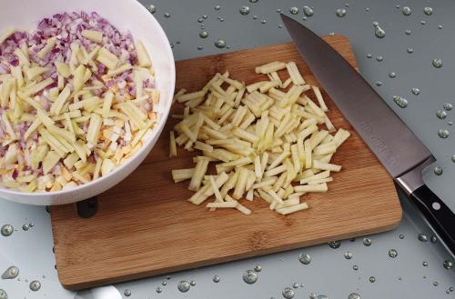 Как приготовить салат с кальмарами и зеленым горошком — рецепт вкусного салата из кальмаров с пошаговыми фото