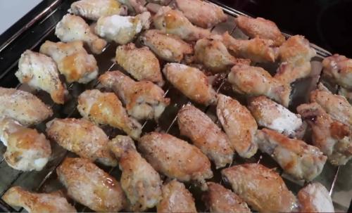 Как приготовить куриные крылышки в духовке с хрустящей корочкой. Как приготовить хрустящие куриные крылышки в духовке