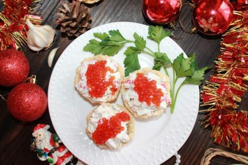 Тарталетки с крабовым салатом. Способ приготовления