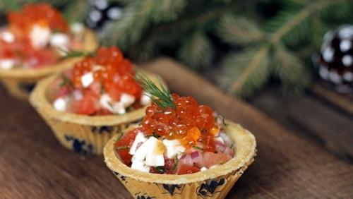 Салат из красной рыбы и икры. Салат с икрой и красной рыбой «Царский» – блюдо для настоящих гурманов