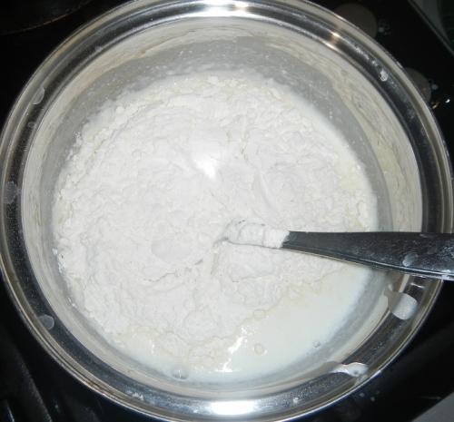 Пышные оладьи на разогретом кефире. Пышные оладьи на горячем кефире с яйцом