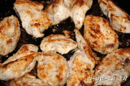 Куриная грудка маринованная в кефире. Поделиться рецептом Чтобы быстро найти этот материал, сохраните его в своей любимой социальной сети.