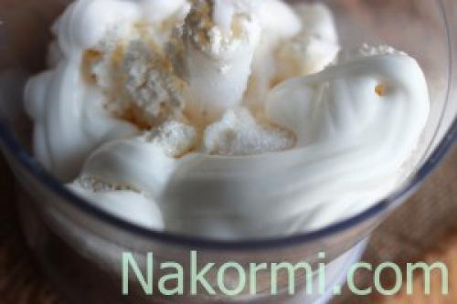 Творожно-банановый десерт