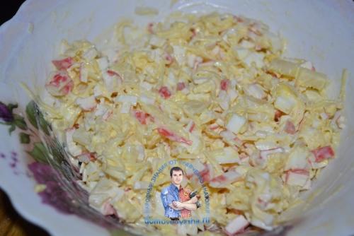 Тарталетки с крабовыми палочками и кукурузой. Закусочные тарталетки с крабовыми палочками, ананасом, сыром и чесноком