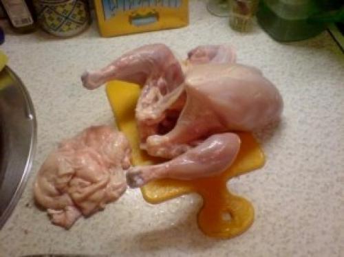 Куриный рулет с желатином в пищевой пленке. Куриный рулет с желатином