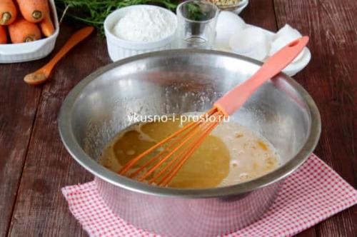 Влажный морковный торт со сметанным кремом. Морковный торт со сметанным кремом