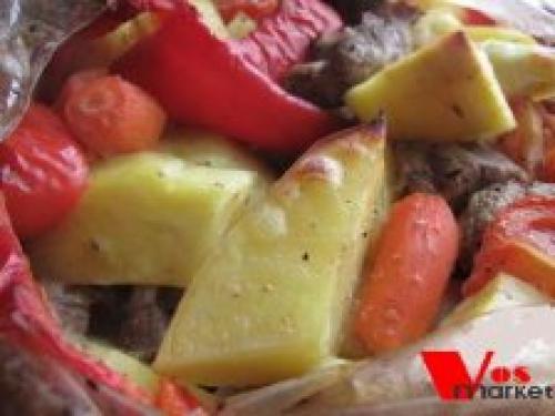 Мясо с овощами в духовке в рукаве. Мясо с овощами в духовке