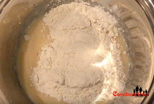 Оладьи на пол литра кефира. Классический рецепт оладьев на кефире.