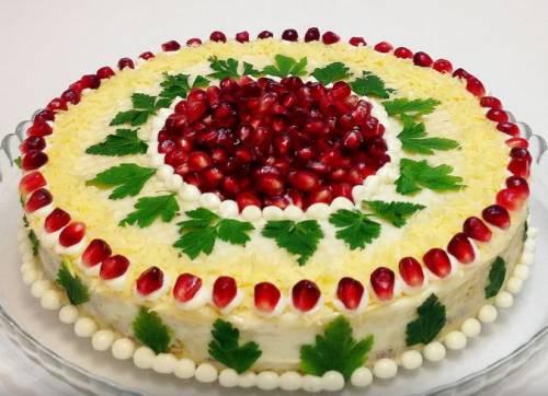 Закусочный торт из вафельных коржей. Закусочный торт с курицей и грибами на вафельных коржах