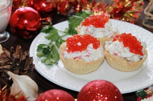 Тарталетки с крабовым салатом. Способ приготовления