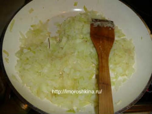 Заливной пирог с репчатым луком. Быстрый и самый вкусный луковый пирог- заливной