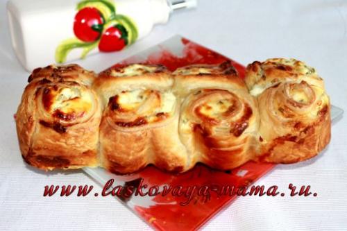 Закусочный пирог из слоеного теста. Закусочный пирог с сыром