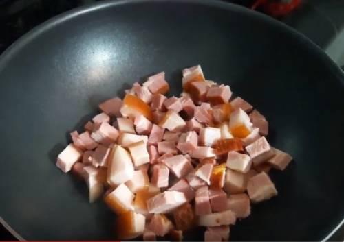 Спагетти со сливочным соусом и беконом. Паста Карбонара с беконом — рецепт со сливками