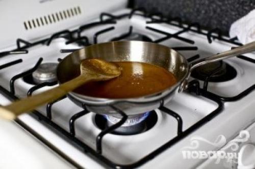 Пирог перевертыш с карамелизированными яблоками. Перевернутый яблочный пирог с карамелью