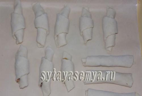 Рогалики тающие во рту на сметане. Рогалики на сметанном тесте