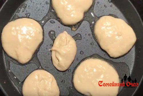 Оладьи на пол литра кефира. Классический рецепт оладьев на кефире.