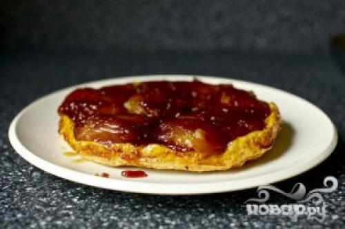 Пирог перевертыш с карамелизированными яблоками. Перевернутый яблочный пирог с карамелью