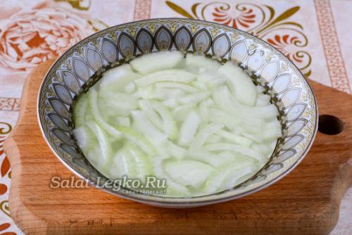 Салат "Принцесса" с говядиной и черносливом