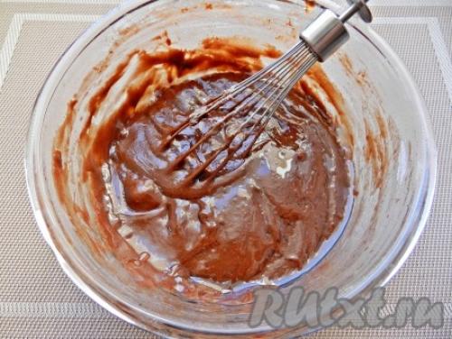 Шоколадный пирог с творожными шариками