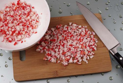 Тарталетки с крабовыми палочками — рецепт закуски в тарталетках с крабовыми палочками, яйцом, сыром и чесноком