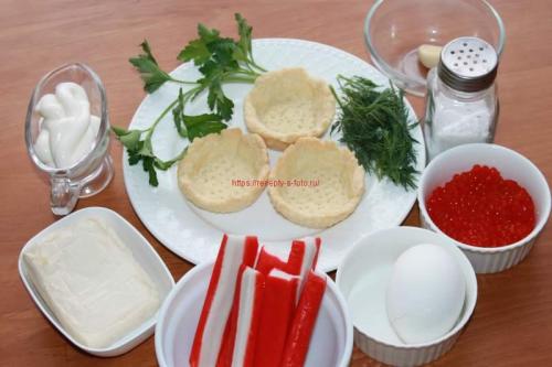 Тарталетки с крабовым салатом. Способ приготовления