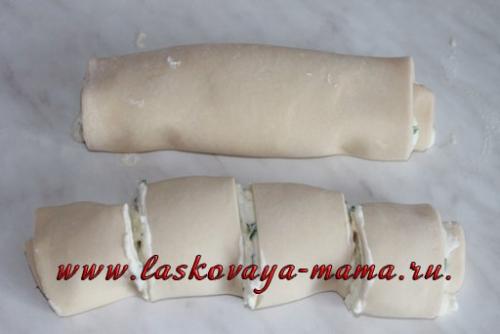 Закусочный пирог из слоеного теста. Закусочный пирог с сыром