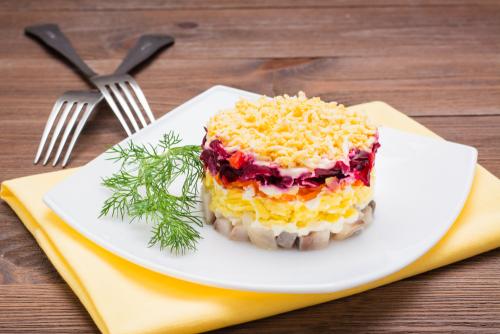 5 самых вкусных салатов.  Селедка под шубой