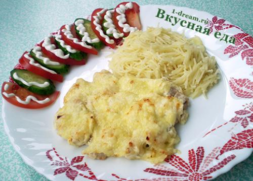 Куриное филе, запеченное со сметаной и сыром