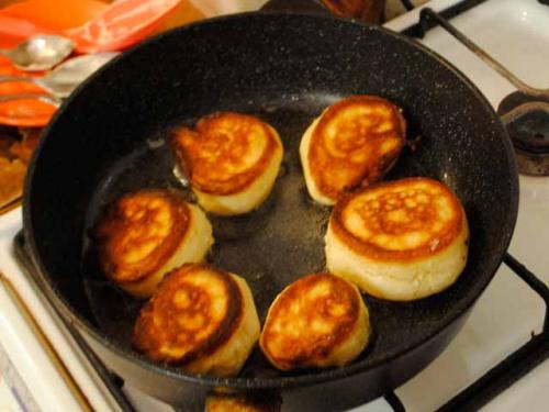 Пышные оладьи на кефире — лучший пошаговый рецепт