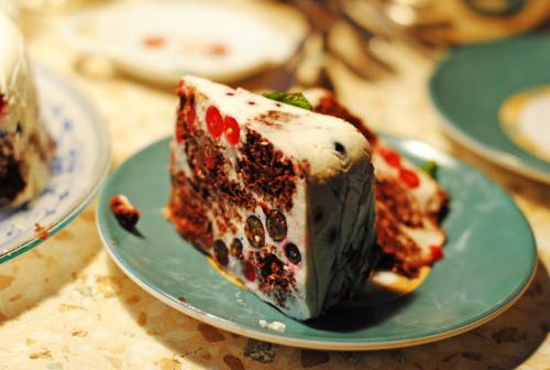 Торт с творожно-сливочным суфле и ягодами. Легко и невероятно вкусно!