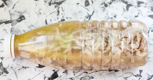 Куриный рулет с грибами в бутылке. Рецепт с фото