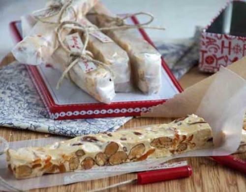 Мягкая нуга с орехами и курагой. Мягкая нуга с орехами