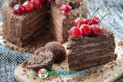 Наполеон шоколадный с вишней.