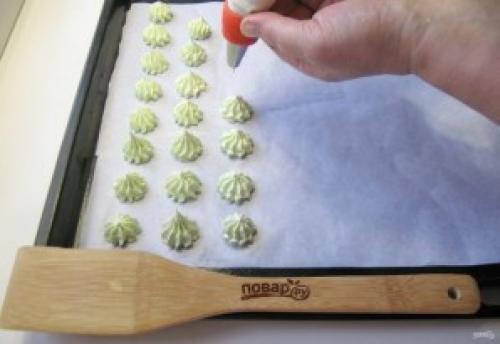 Новогоднее безе елочки. Торт "Новогодняя ёлочка из безе"