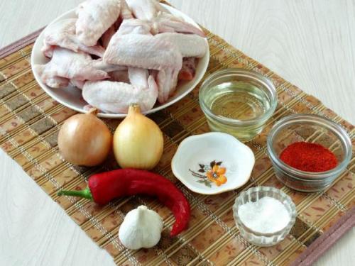 Куриные крылышки в луковой шелухе. Куриные крылышки в чесночно-луковом маринаде