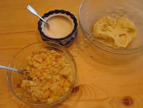 Пирожки жареные из творожного теста с яблоками. Жареные творожные пирожки с яблоками