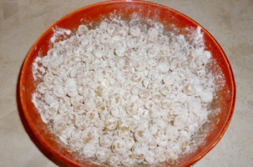 Пирог со смородиной на кефире. Нежный смородиновый пирог на кефире