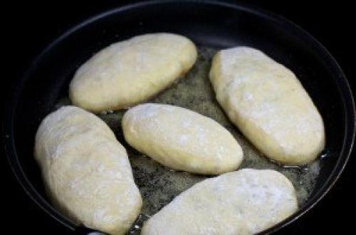 Быстрые пирожки на сковороде. Пирожки, жареные на сковороде