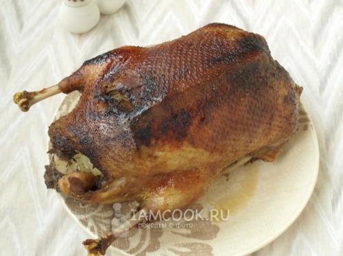 Утка фаршированная. Утка, фаршированная картофелем