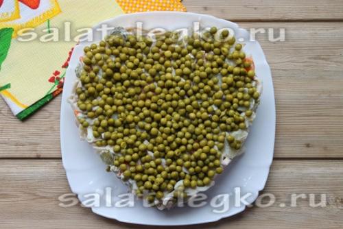 Салат-торт с кальмарами. Праздничный салат-торт из кальмаров в виде сердца