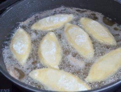Жареные пирожки быстрые. Быстрые жареные пирожки