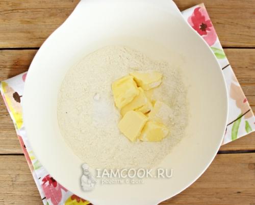 Пирог с яблочным вареньем