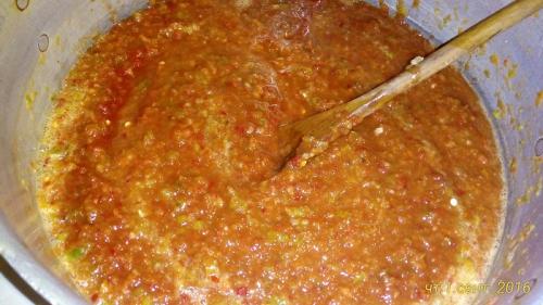 Аджика из болгарского перца с томатной пастой.