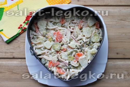 Салат-торт с кальмарами. Праздничный салат-торт из кальмаров в виде сердца