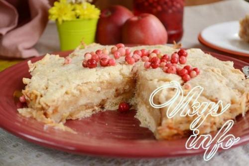 Сухой яблочный пирог с манкой