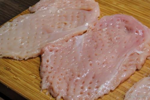 Куриная грудка с брынзой и шпинатом. Куриные рулеты с брынзой, шпинатом и песто