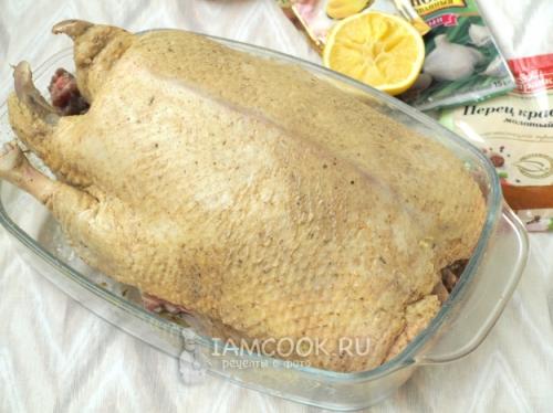 Утка фаршированная. Утка, фаршированная картофелем