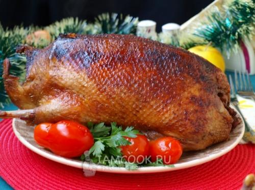 Утка фаршированная. Утка, фаршированная картофелем