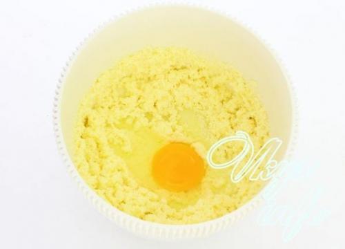 Яблочный пирог с корицей